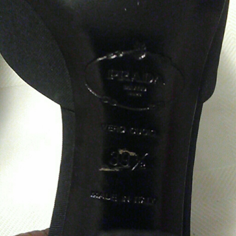 Beautiful Prada Heels - Picture 7 of 8